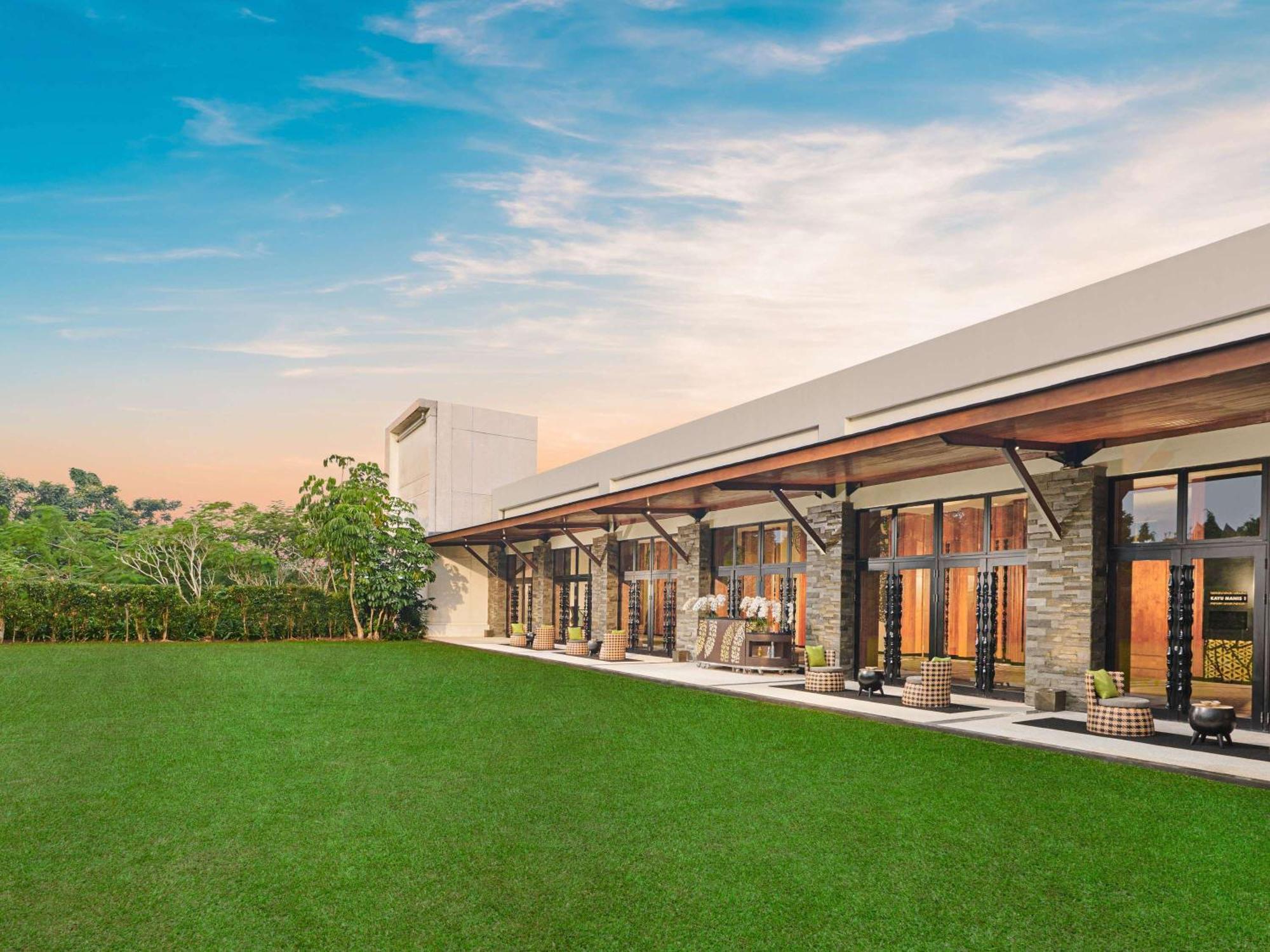 Pullman Ciawi Vimala Hills Resort Bogor Buitenkant foto