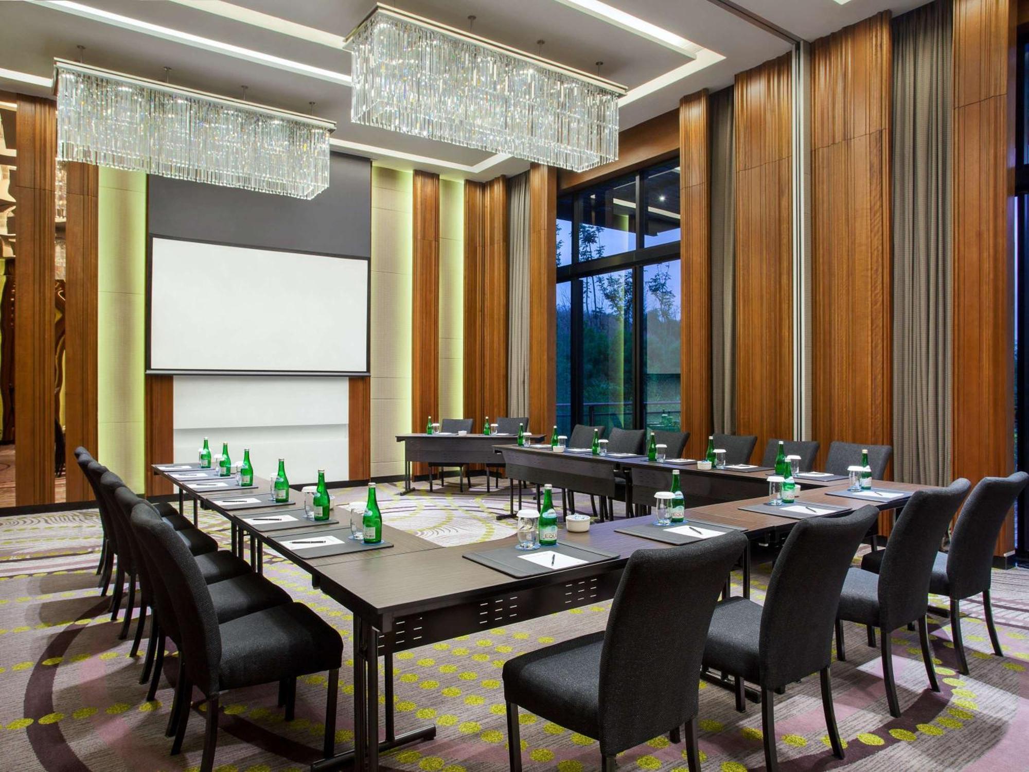 Pullman Ciawi Vimala Hills Resort Bogor Buitenkant foto