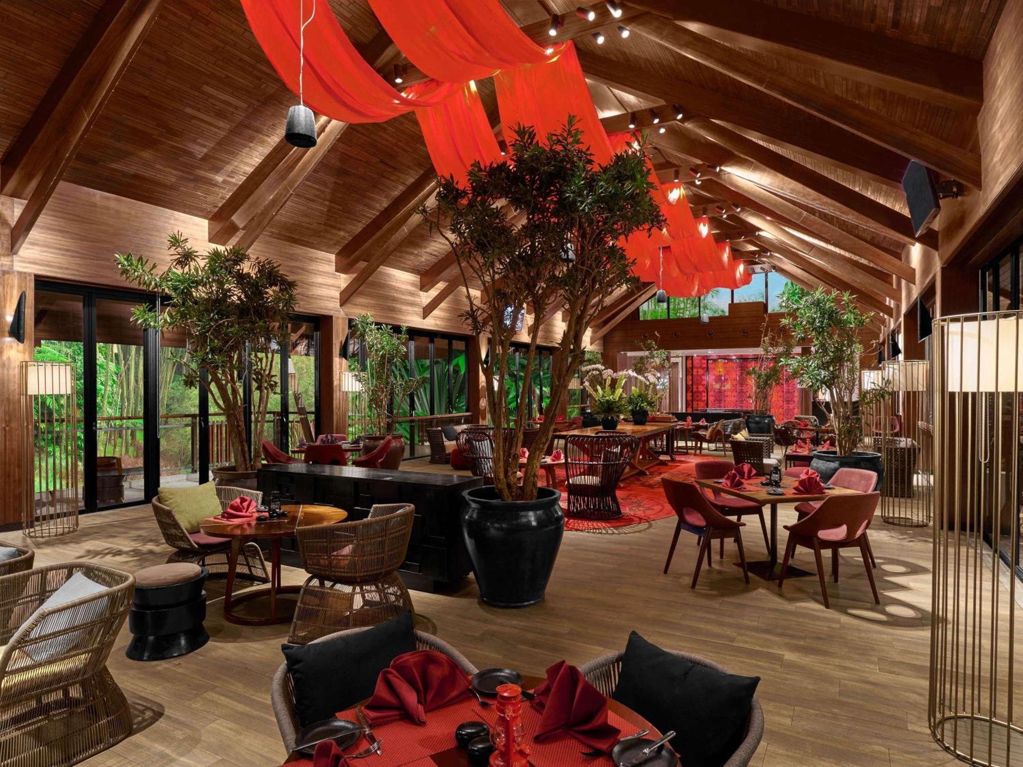 Pullman Ciawi Vimala Hills Resort Bogor Buitenkant foto